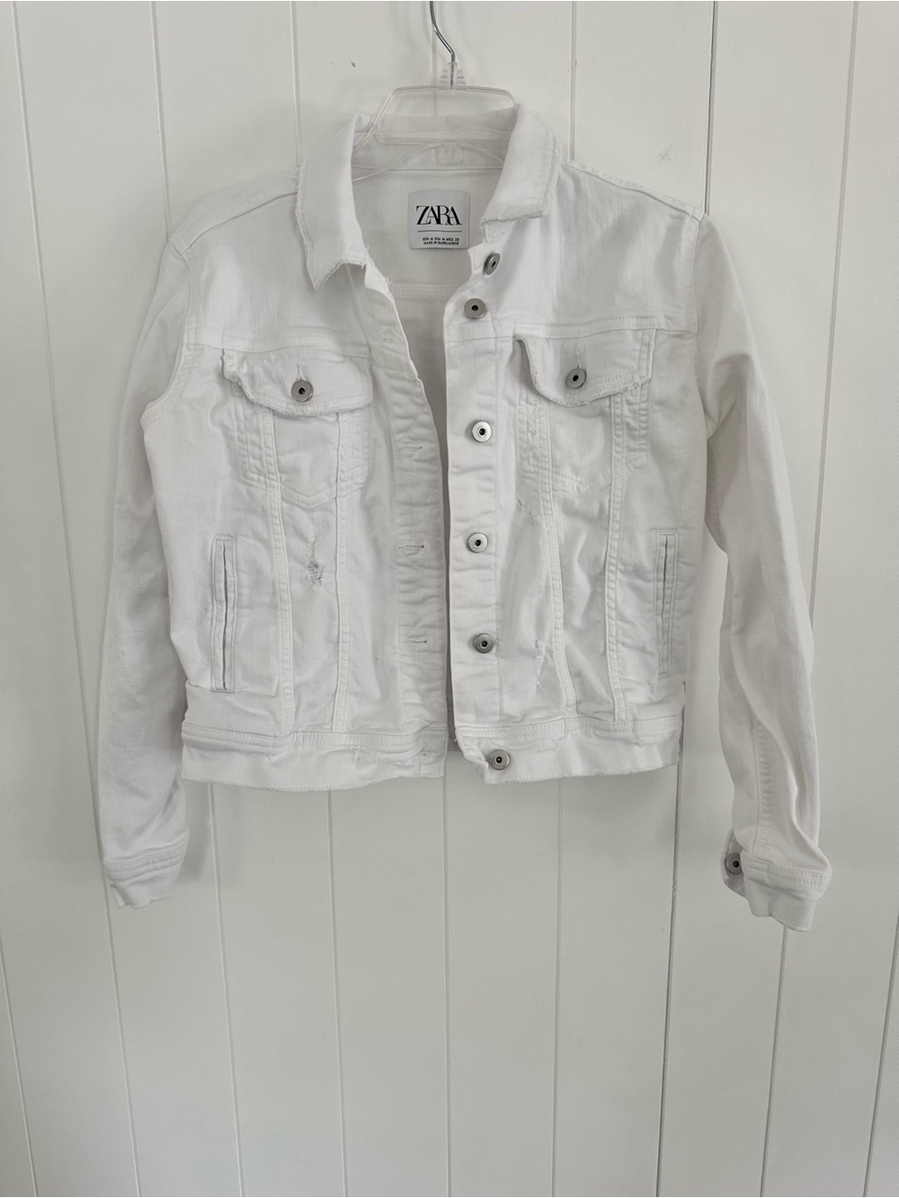 Zara White Denim Jacket Distressed Size Medium